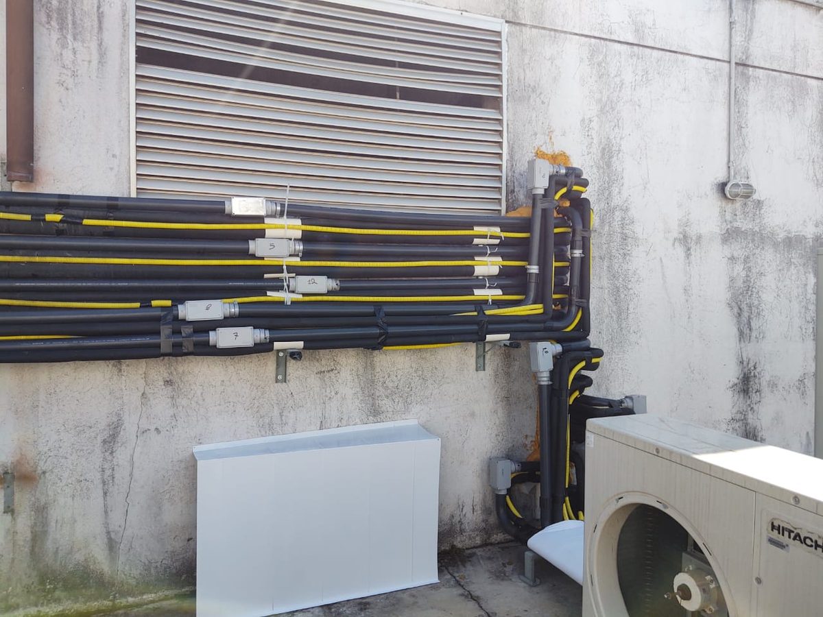 Tubulação frigorígena organizada em projeto VRF